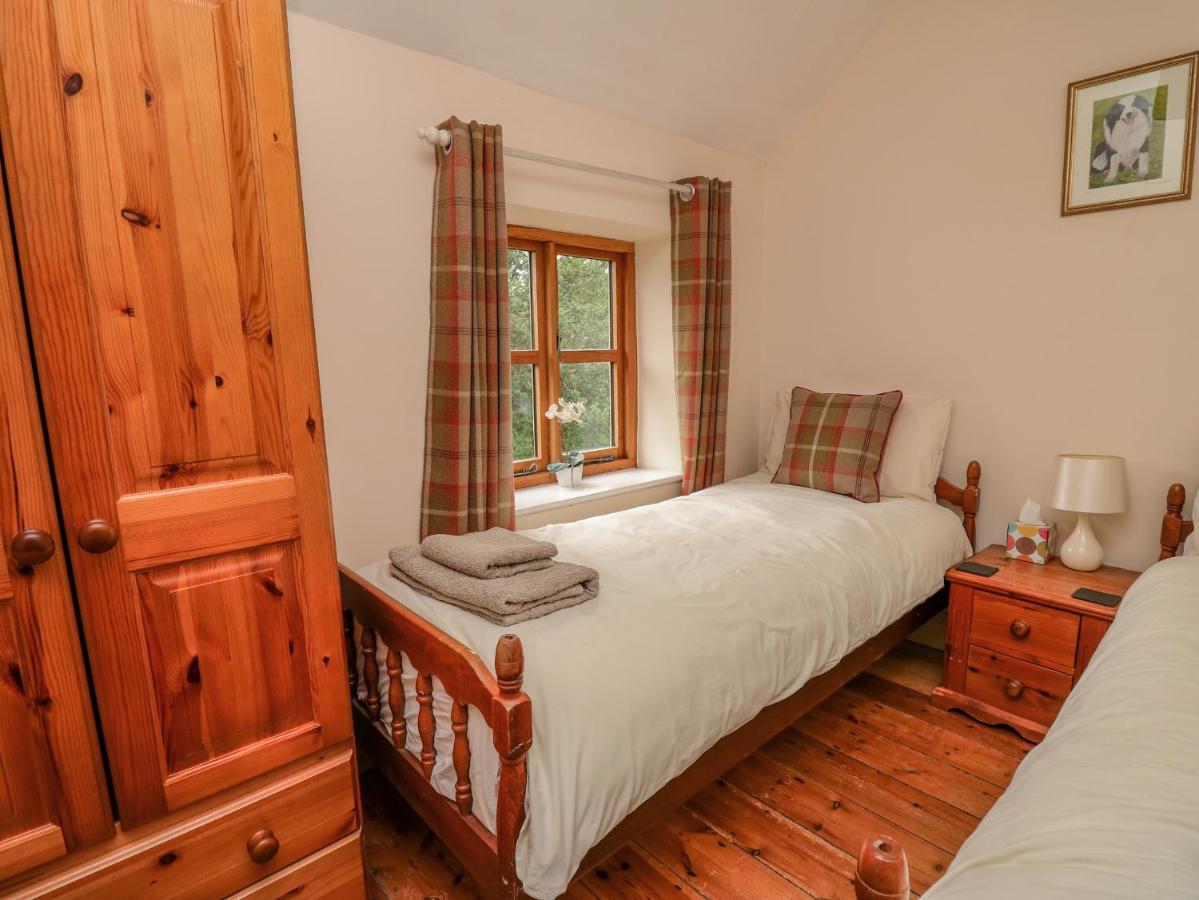 Byrdir Cottage Llanwrthwl Bagian luar foto