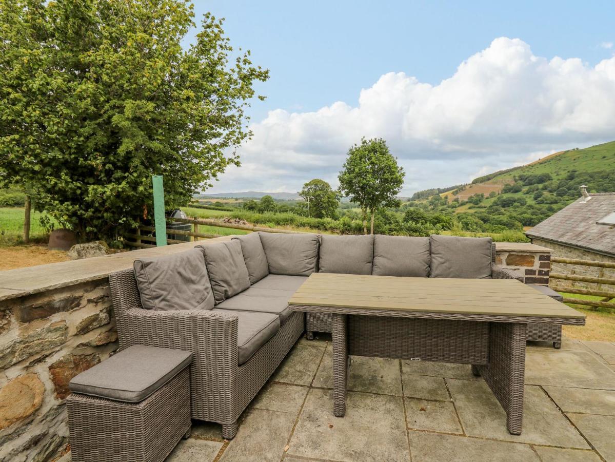 Byrdir Cottage Llanwrthwl Bagian luar foto
